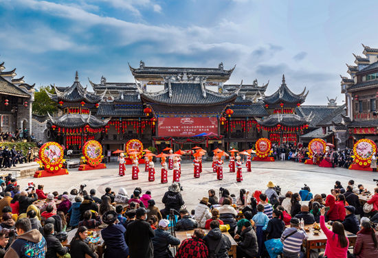 黔東南下司古鎮(zhèn)舉辦“歡樂(lè)過(guò)大年·喜迎冬奧會(huì)—我們的美好生活”2022全國(guó)鄉(xiāng)村“村晚”示范展示活動(dòng)